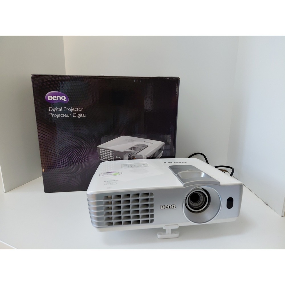 BenQ W1070 DLP Projector With 1080p Resolution & Power Cord Tested Works!